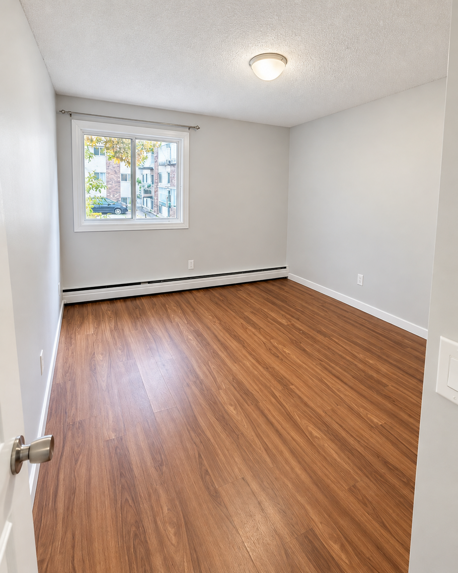 10635 123 Street Northwest, Edmonton, AB, T5N 1P3 - 5