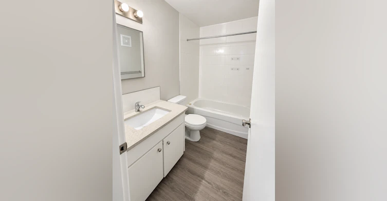 10635 123 Street Northwest, Edmonton, AB, T5N 1P3 - 13