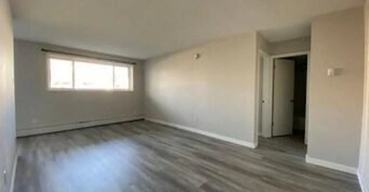 10635 123 Street Northwest, Edmonton, AB, T5N 1P3 - 2