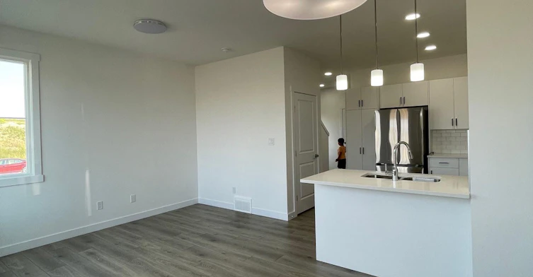 7020 Keswick Drive Southwest, Edmonton, AB, T6W 5G4 - 7