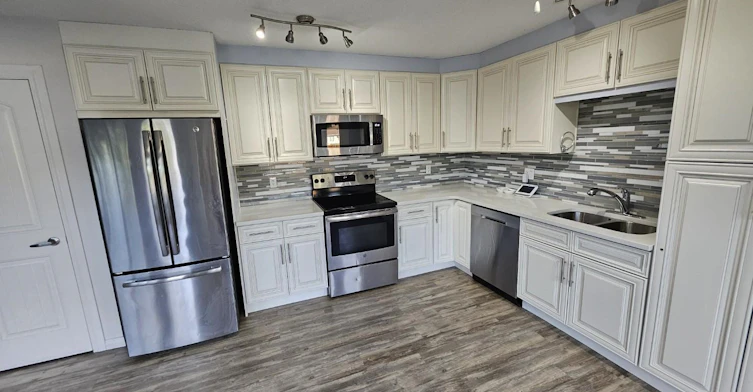 11813 43 Street NW, Edmonton, AB, T5W 2P6