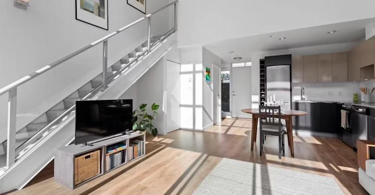 310-429 West 2nd Avenue, Vancouver, BC, V5Y 1E2 - 2