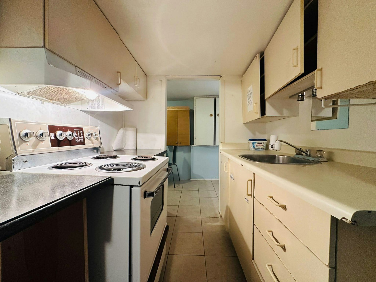 Basement-2219 West 6th Avenue, Vancouver, BC, V6K 1V7 - 8