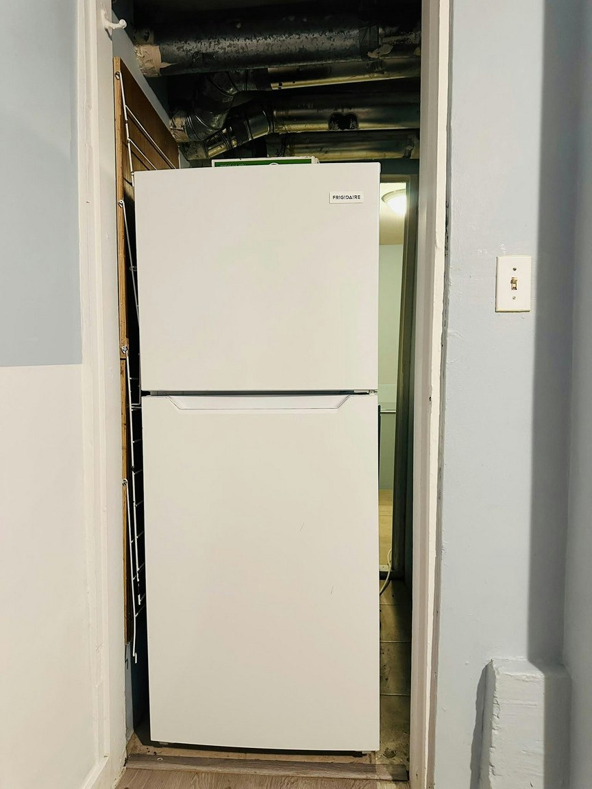 Basement-2219 West 6th Avenue, Vancouver, BC, V6K 1V7 - 18