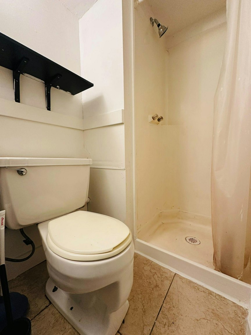 Basement-2219 West 6th Avenue, Vancouver, BC, V6K 1V7 - 5