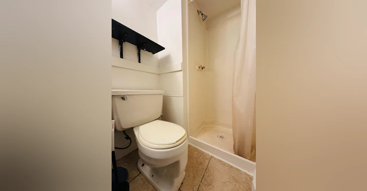 Basement-2219 West 6th Avenue, Vancouver, BC, V6K 1V7 - 5