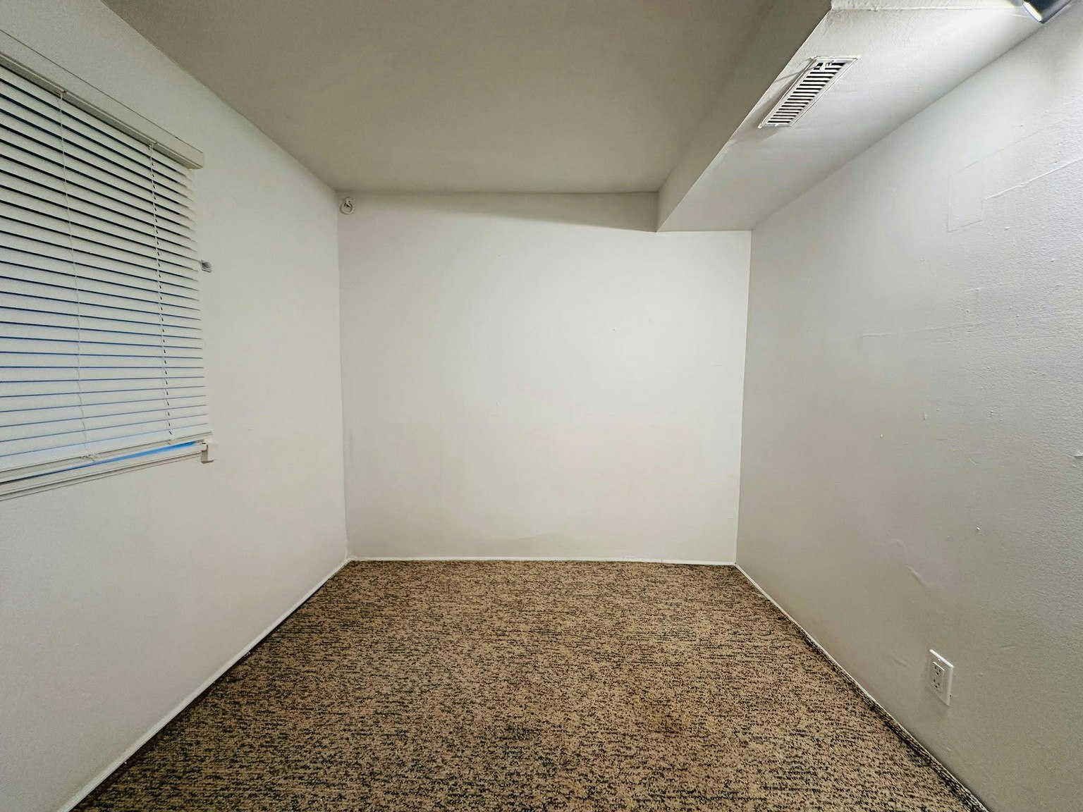 Basement-2219 West 6th Avenue, Vancouver, BC, V6K 1V7 - 12