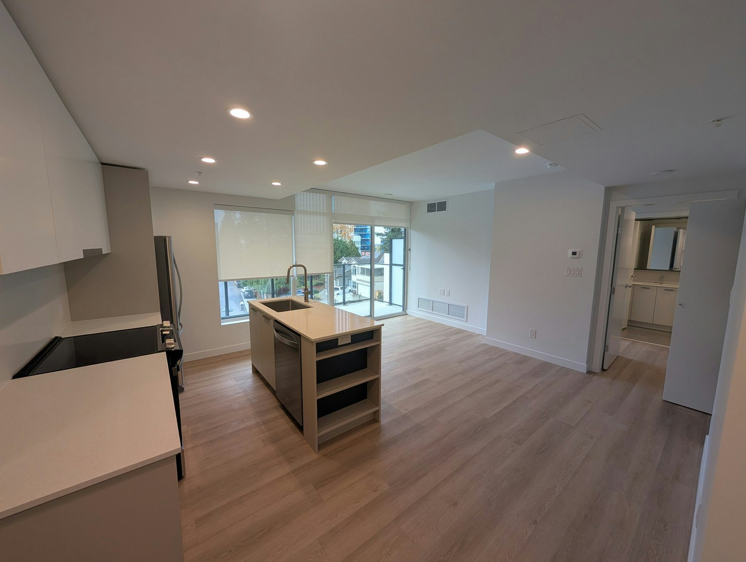 404-13740 Fraser Highway, Surrey, BC, V3T 4J3 - 3