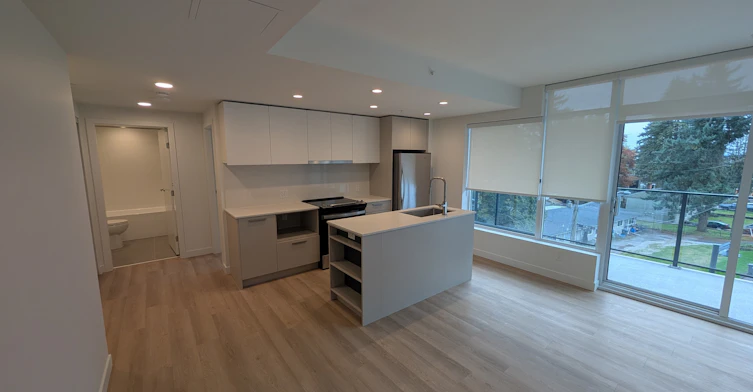 404-13740 Fraser Highway, Surrey, BC, V3T 4J3