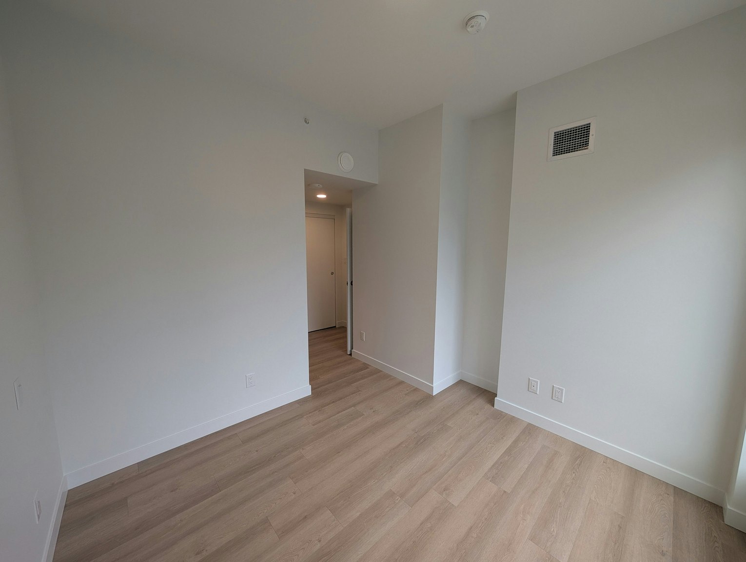 404-13740 Fraser Highway, Surrey, BC, V3T 4J3 - 11