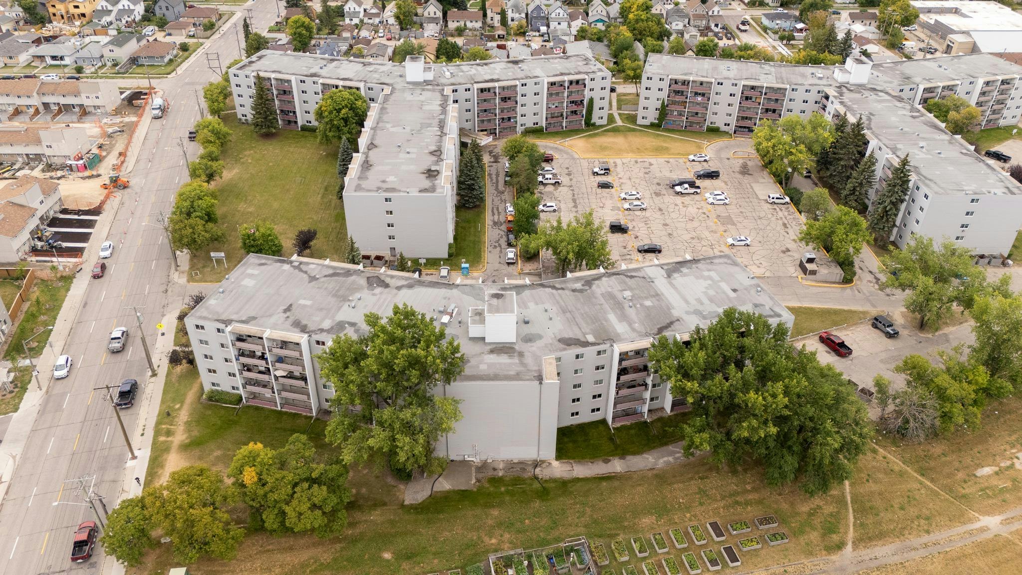 190 Watt Street, Winnipeg, MB, R2L 2B8 - 26