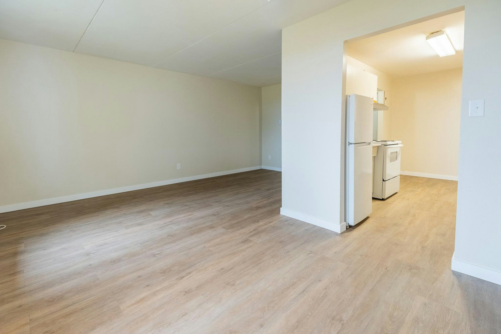 190 Watt Street, Winnipeg, MB, R2L 2B8 - 11