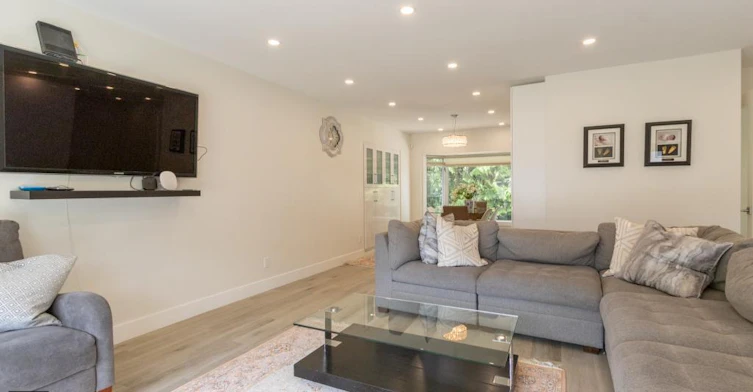 3581 Bluebonnet Road, North Vancouver, BC, V7R 4C9 - 11