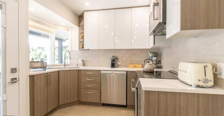 3581 Bluebonnet Road, North Vancouver, BC, V7R 4C9 - 4