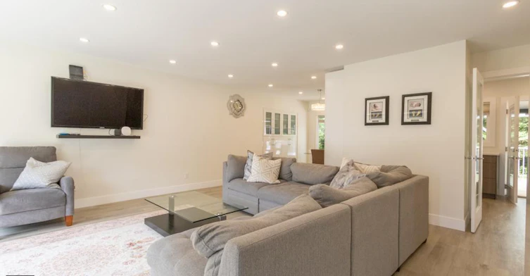3581 Bluebonnet Road, North Vancouver, BC, V7R 4C9 - 2