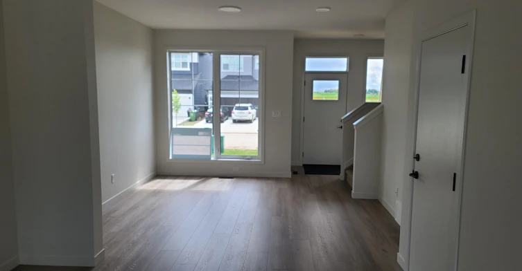 7120 50a Avenue, Beaumont, AB, T4X 2Z8 - 6