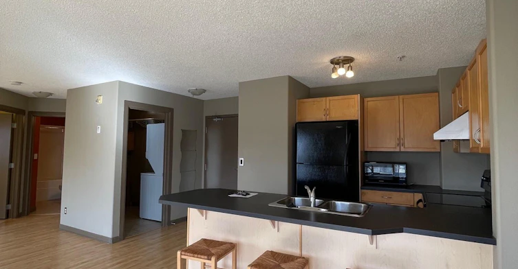 204-8536 106a Street Northwest, Edmonton, AB, T6E 4J9 - 2
