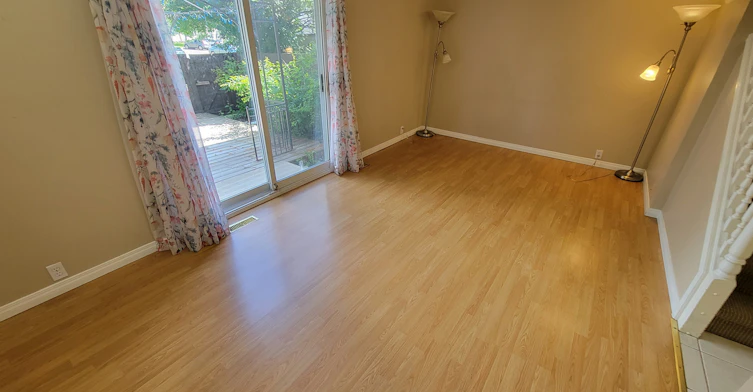 18104 93 Avenue Northwest, Edmonton, AB, T5T 2Y9 - 4