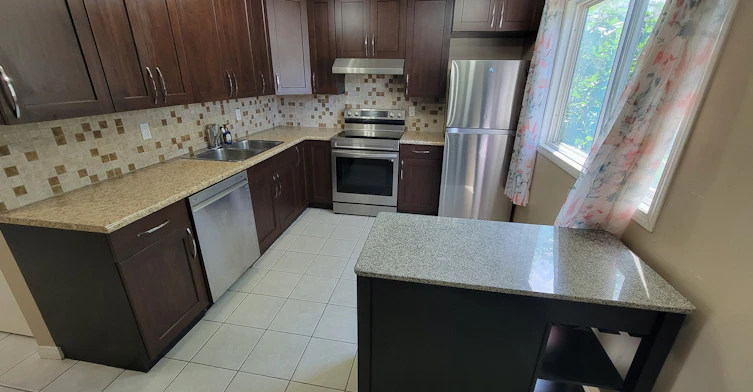 18104 93 Avenue Northwest, Edmonton, AB, T5T 2Y9 - 2
