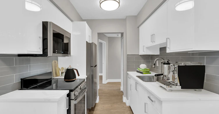 308-1655 Haro Street, Vancouver, BC, V6G 1G3
