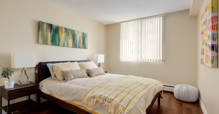 618 5th Avenue SW, Calgary, AB, T2P 0M7 - 5