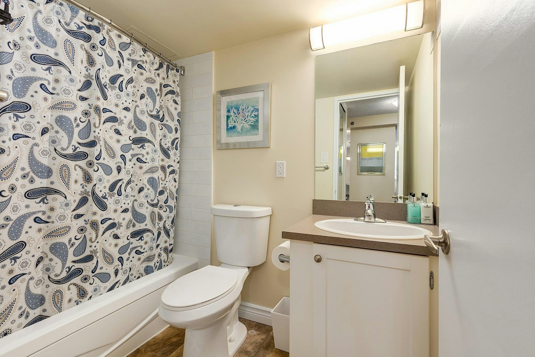 618 5th Avenue SW, Calgary, AB, T2P 0M7 - 3