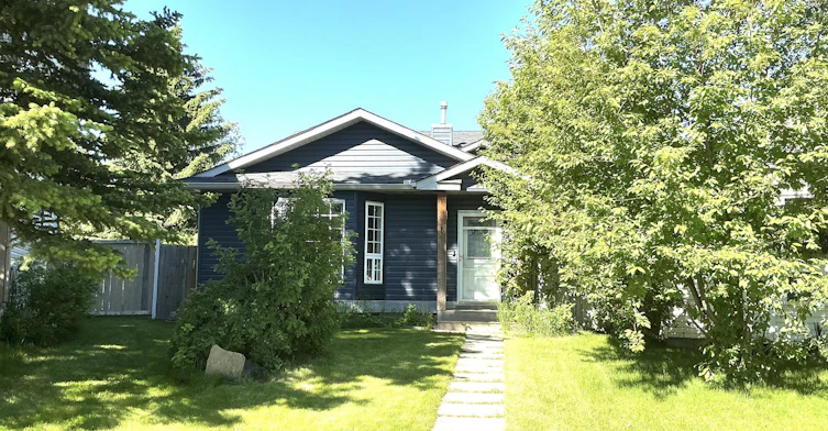 44 Covington Mews Ne, Calgary, AB, T3K 4E8