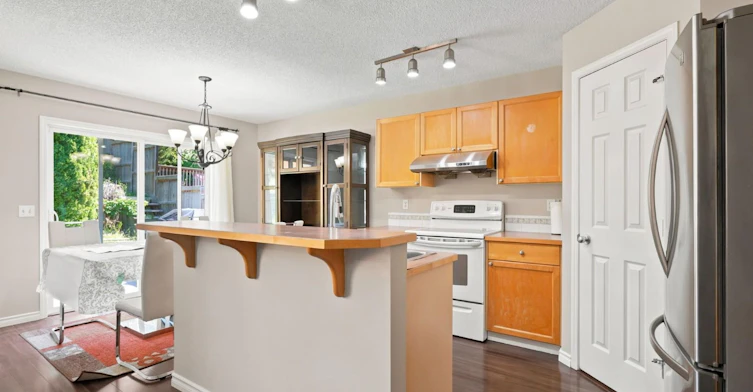 88 Rockyledge Crescent Nw, Calgary, AB, T3G 5M9 - 2