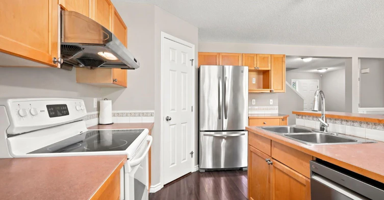88 Rockyledge Crescent Nw, Calgary, AB, T3G 5M9 - 4