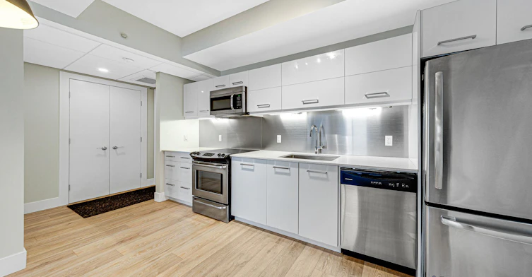 404 Avenue Centre South, Saskatoon, SK, S7M 1N7 - 14