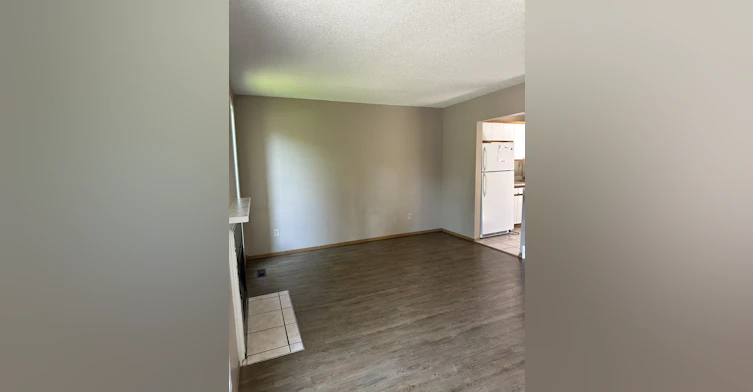 209 Thomson Avenue, Regina, SK, S4N 5L2 - 2