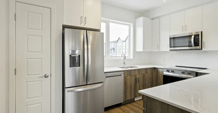 391 Belmont Avenue Southwest, Calgary, AB, T2X 4A6 - 2
