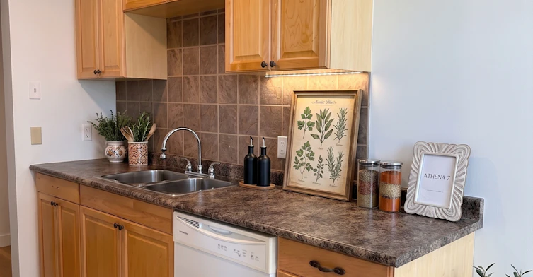 11831 106 Street, Edmonton, AB, T5G 2R2 - 3