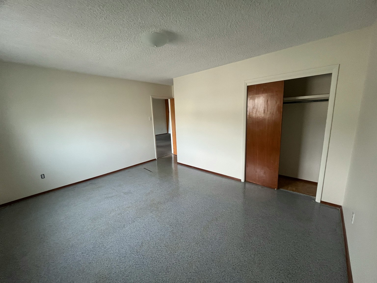 202-11610 124 Street, Edmonton, AB, T5M 0K7 - 8