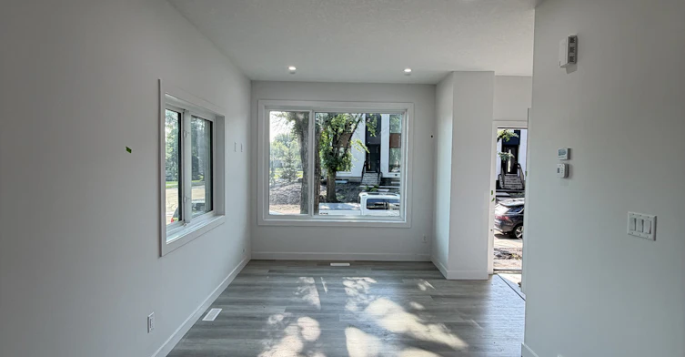 9652 86 Street Northwest, Edmonton, AB, T6C 4C6 - 5