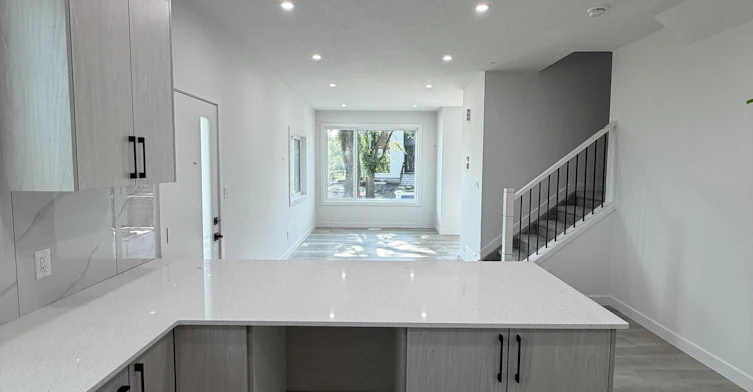 9652 86 Street Northwest, Edmonton, AB, T6C 4C6 - 3
