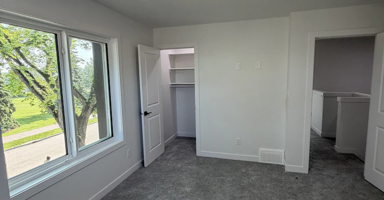 9652 86 Street Northwest, Edmonton, AB, T6C 4C6 - 15