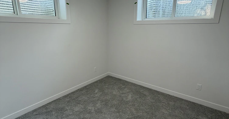 9652 86 Street Northwest, Edmonton, AB, T6C 4C6 - 9
