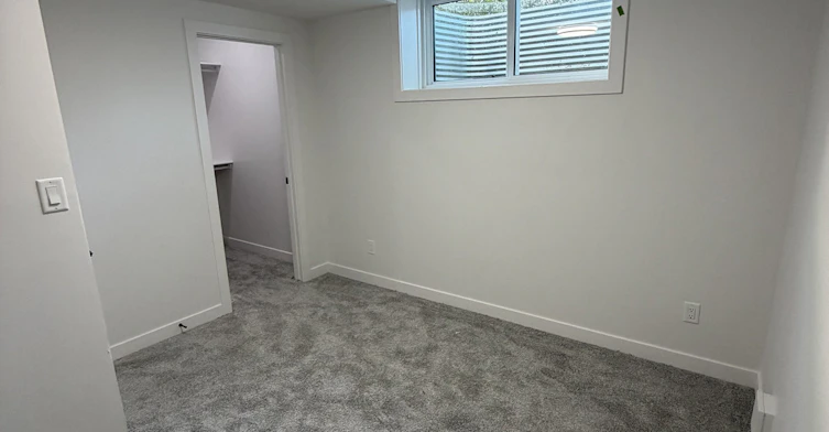 9652 86 Street Northwest, Edmonton, AB, T6C 4C6 - 3
