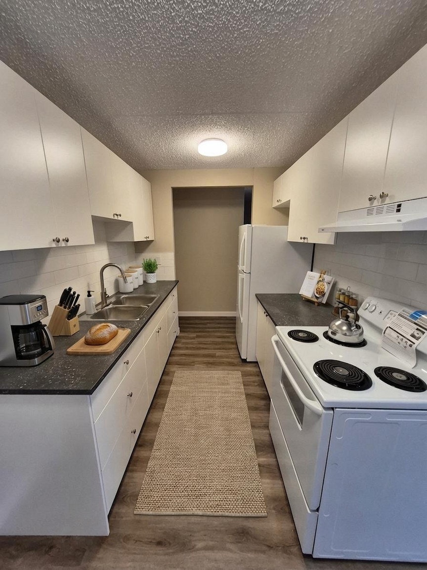 9107 88 Avenue Northwest, Edmonton, AB, T6C 3P9 - 2