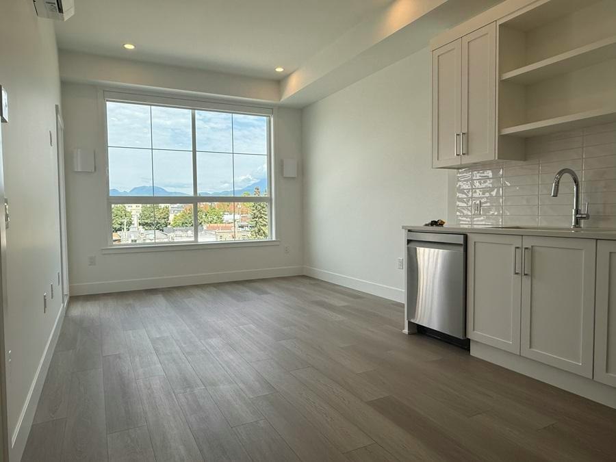 501-22348 North Avenue, Maple Ridge, BC, V2X 8T2 - 2