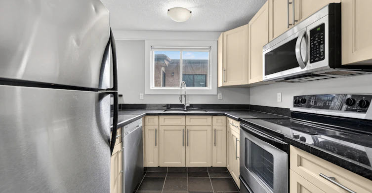 644 Meredith Road Northeast, Calgary, AB, T2E 5A8 - 7