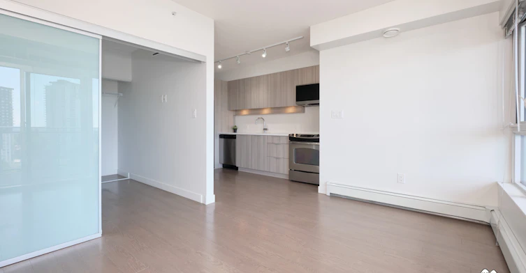 13308 Central Avenue, Surrey, BC, V3T 0M4 - 6