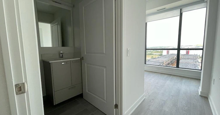 04-120 Eagle Rock Way, Vaughan, ON, L6A 5C9 - 4