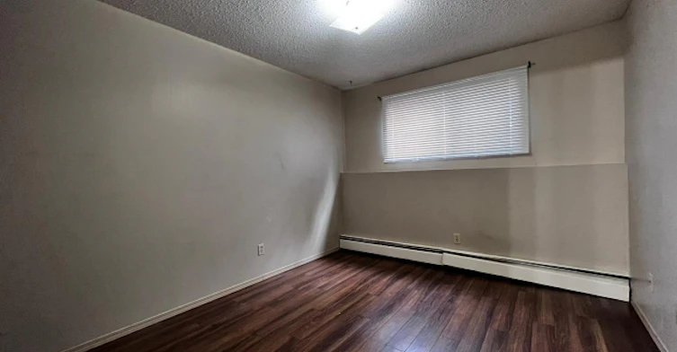 5220 41 Street, Innisfail, AB - 8