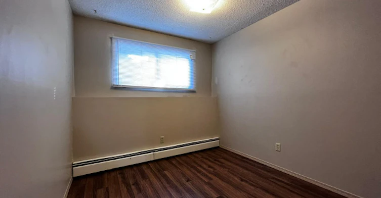 5220 41 Street, Innisfail, AB - 6