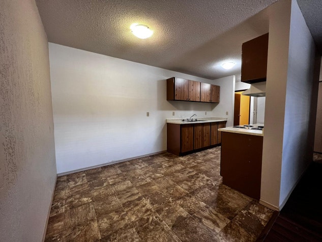 5220 41 Street, Innisfail, AB - 3