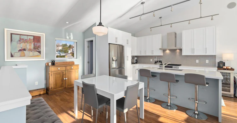 415 Esplanade Avenue, North Vancouver, BC, V7M 1G6 - 24