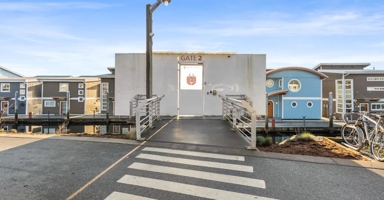 415 Esplanade Avenue, North Vancouver, BC, V7M 1G6 - 27