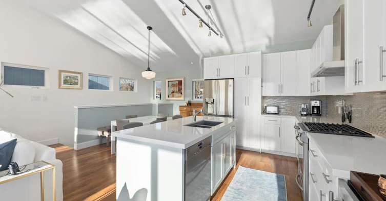415 Esplanade Avenue, North Vancouver, BC, V7M 1G6 - 18